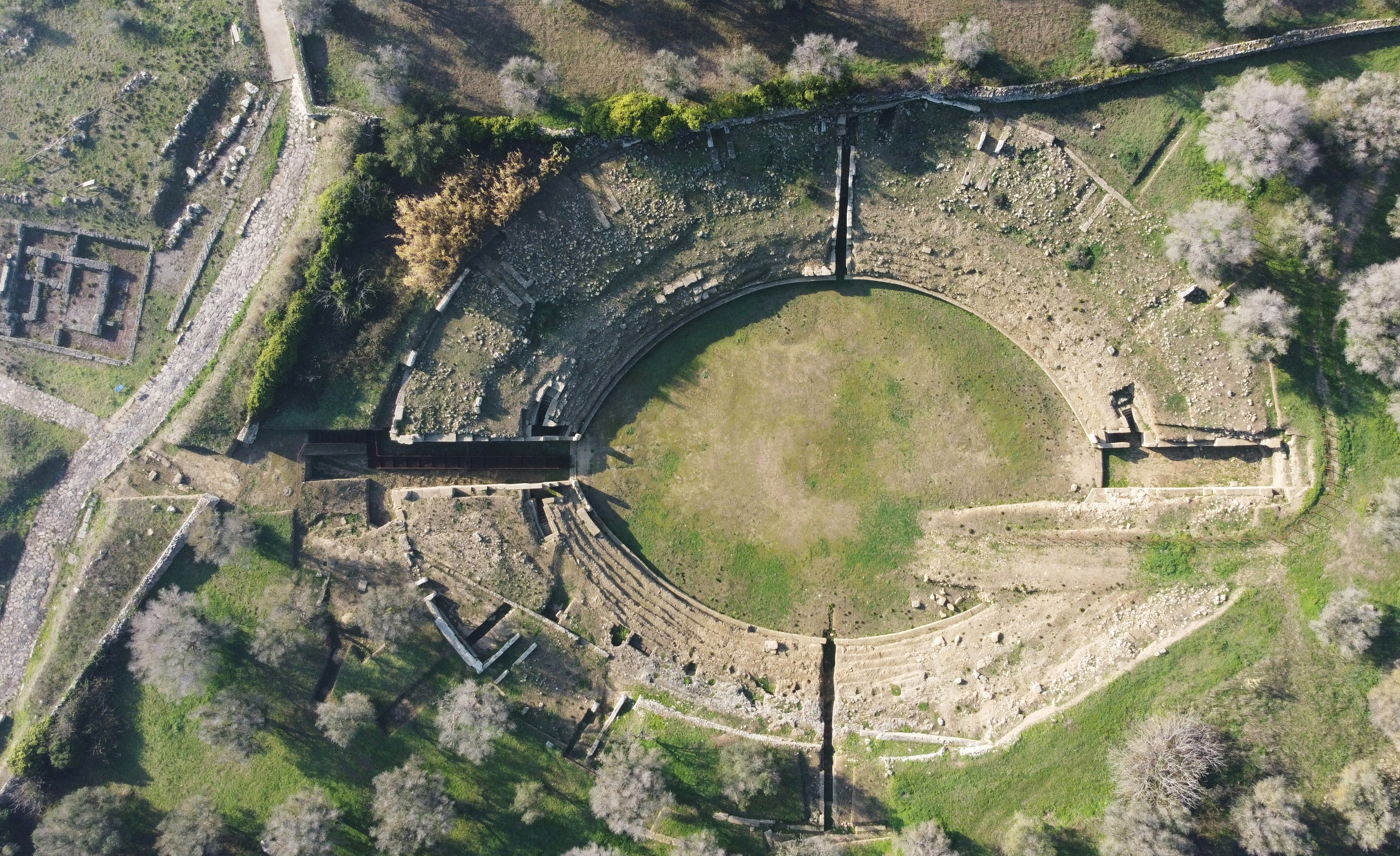 Rudiae e il suo anfiteatro - Visite guidate con rievocazione storica in costume e talk sul patrimonio culturale e paesaggistico